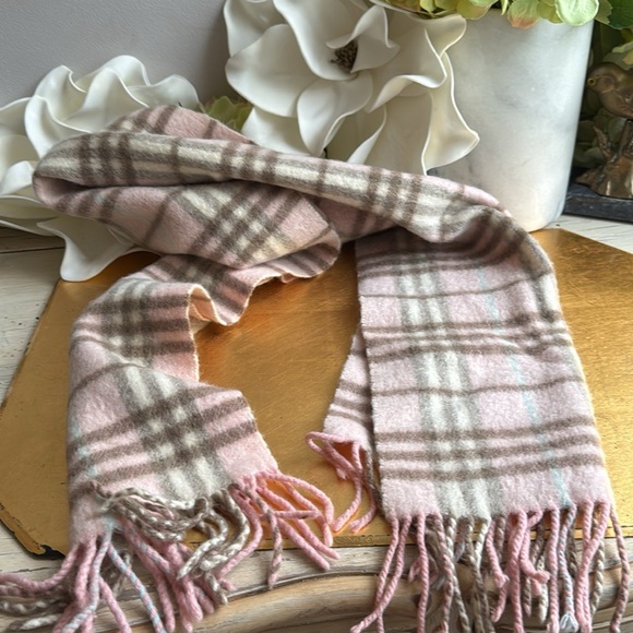 Burberry Light Pink Plaid Nova Check Cashmere Scarf - Picture 9 of 9